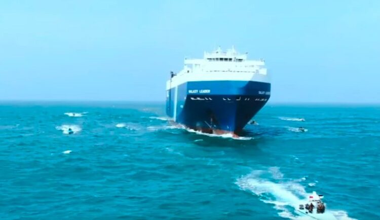 الحوثي: نقاشات دولية برعاية عمانية لخفض التصعيد بالبحر الأحمر