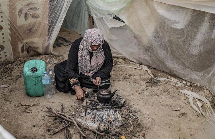 غزة.. الغذاء بات حلما والمساعدات نقطة ببحر الاحتياجات (تقرير)