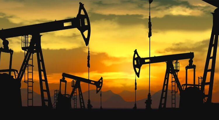 النفط يواصل الانخفاض وسط مخاوف زيادة المعروض