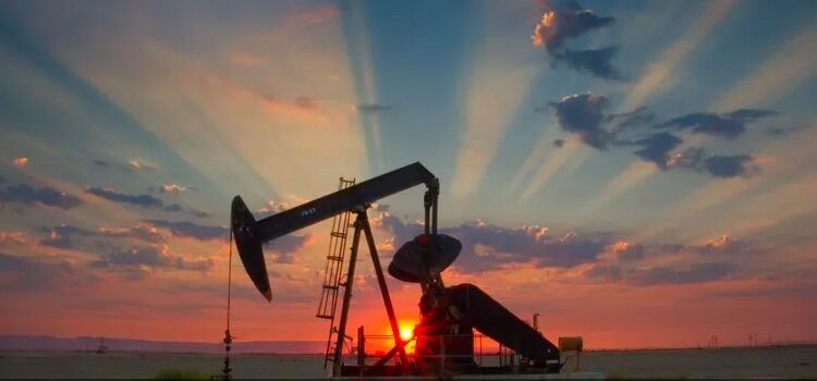 النفط يرتفع مع إعلان أميركا إطلاق قوة عمل في البحر الأحمر 1 النفط يرتفع مع إعلان أميركا إطلاق قوة عمل في البحر الأحمر