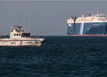 أميركا تتهم إيران بدعم هجمات الحوثيين ضد سفن بالبحر الأحمر