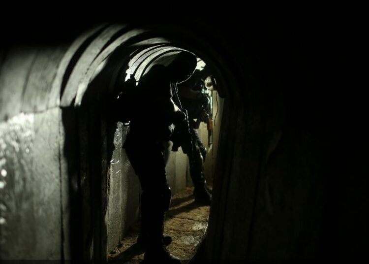  وول ستريت جورنال: إسرائيل تدرس إغراق أنفاق غزة بمياه البحر