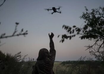 أوكرانيا تسقط 28 مسيرة.. وتعلن “الاستقلال” عن روسيا