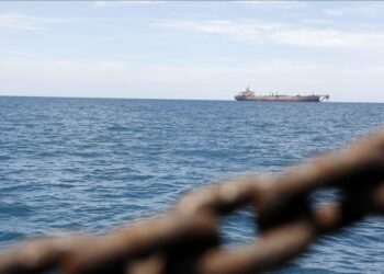 “بريتش بتروليوم” تعلق مرور ناقلاتها عبر البحر الأحمر مؤقتاً