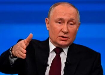 مستعرضا عدد القوات الروسية.. بوتين: السلام ممكن بعد “نزع السلاح” في أوكرانيا