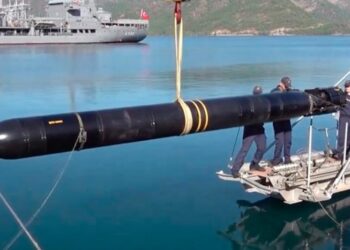 تركيا تختبر بنجاح إطلاق طوربيد برأس حربي محلي الصنع