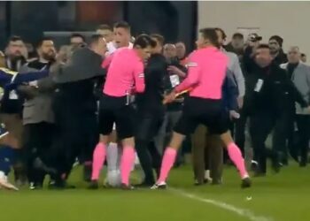  رئيس ناد تركي يلكم حكم مباراة.. واتحاد الكرة يعلّق