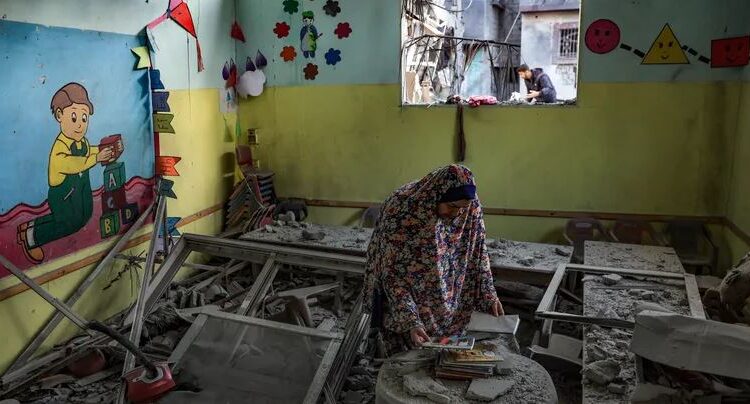 في شمال غزة.. جثث متحللة ولا مجال للحركة سوى جنوبا