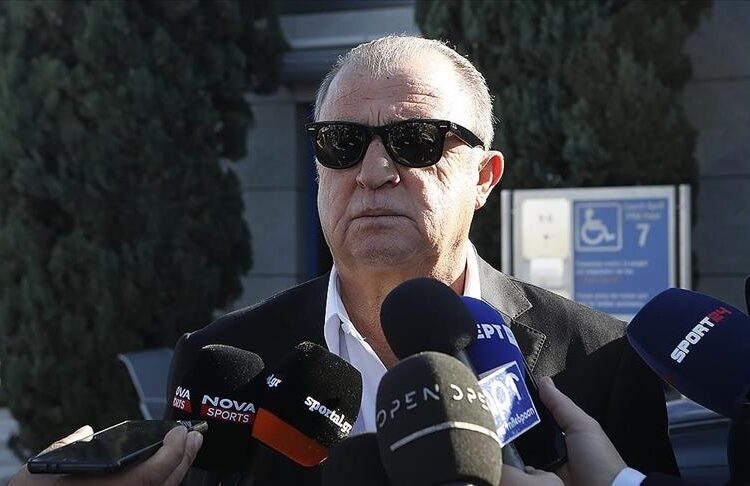 قدم.. التركي فاتح تريم يصل أثينا لتولي تدريب باناثينايكوس اليوناني