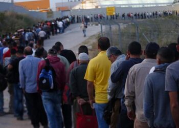 حقائق وأرقام.. العمال الفلسطينيون في إسرائيل (تقرير)