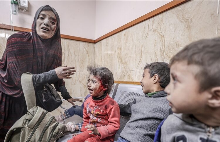 "صحة غزة": ارتفاع حصيلة "العدوان" الإسرائيلي إلى 15523 شهيدا 1 “صحة غزة”: ارتفاع حصيلة “العدوان” الإسرائيلي إلى 15523 شهيدا