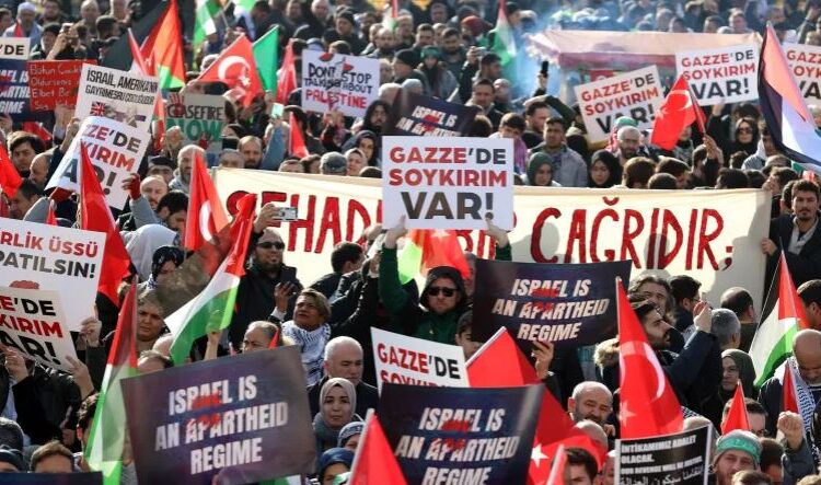 مظاهرات للتضامن مع غزة بتركيا والمغرب وتونس والألمان يطالبون بوقف تسليح إسرائيل