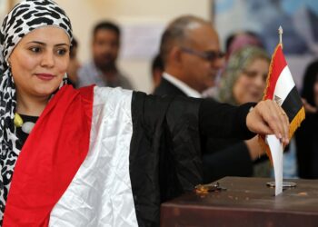 المصريون يدلون بأصواتهم في الانتخابات الرئاسية