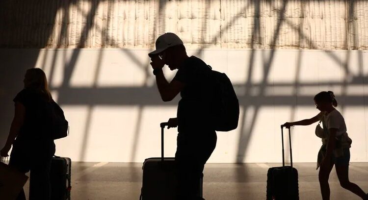 تحذير لركاب الطائرات.. هؤلاء سرقوا "مليوني يورو" من الأمتعة 1 تحذير لركاب الطائرات.. هؤلاء سرقوا “مليوني يورو” من الأمتعة