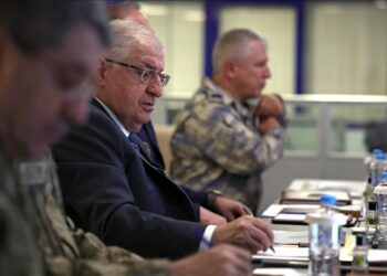 وزير الدفاع التركي يعلن تحييد 25 إرهابيا من “بي كي كي” يعلن تحييد 25 إرهابيا من “بي كي كي”