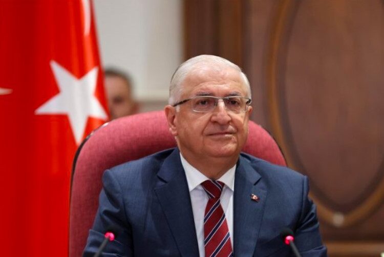 وزير الدفاع التركي "لا أطماع لتركيا بالأراضي السورية" 1 وزير الدفاع التركي “لا أطماع لتركيا بالأراضي السورية”