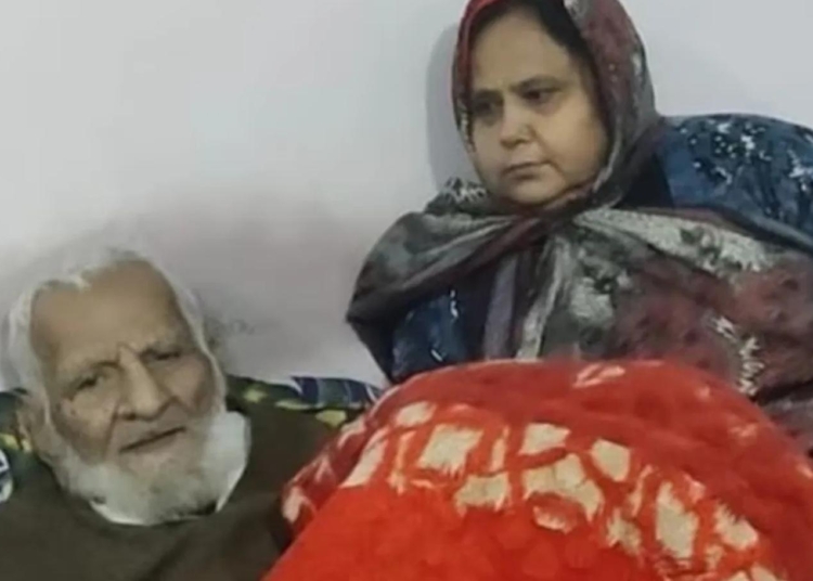 Hindistan’da 103 yaşındaki adam, 49 yaşındaki kadınla evlendi