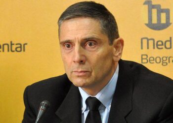 Sırbistan muhalefet lideri, istihbarattan gördüğü işkence nedeniyle felç kaldı 1 Sırbistan muhalefet lideri, istihbarattan gördüğü işkence nedeniyle felç kaldı