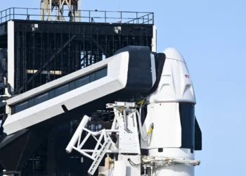 Uzay yolculuğu ertelendi: Alper Gezeravcı da ekipteydi