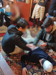 Fatih Camii’nde slogan atınca uyaran imamı ve müdahale eden hafızı bıçakladı