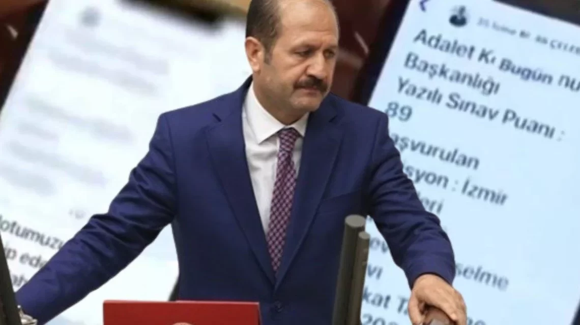 Adalet Bakan Yardımcısı’ndan torpil isteği canlı yayına yakalandı 1 Adalet Bakan Yardımcısı’ndan torpil isteği canlı yayına yakalandı
