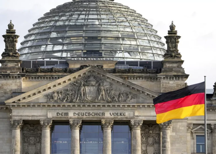 Almanya’da çifte vatandaşlığı mümkün kılan yasa tasarısı Meclis’te kabul edildi