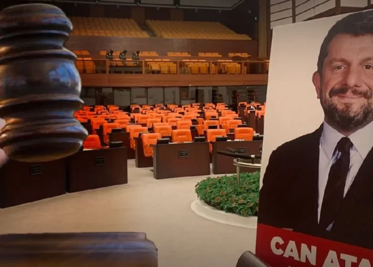 Yargıtay’ın Can Atalay kararına avukatlar tepkili: “Artık bu ülkede yaşayan hiçbir yurttaşın Anayasal güvencesi kalmadı” 1 Yargıtay’ın Can Atalay kararına avukatlar tepkili: “Artık bu ülkede yaşayan hiçbir yurttaşın Anayasal güvencesi kalmadı”