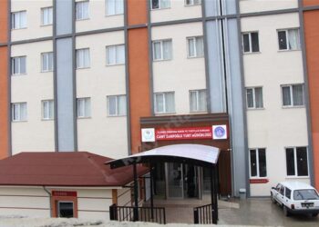 Düzce’deki KYK yurdunda 10 gündür sıcak su yok, öğrenciler perişan 3 Düzce’deki KYK yurdunda 10 gündür sıcak su yok, öğrenciler perişan