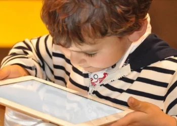 Teknoloji bağımlılığı çocuklarda böbrek taşı riskini katlıyor