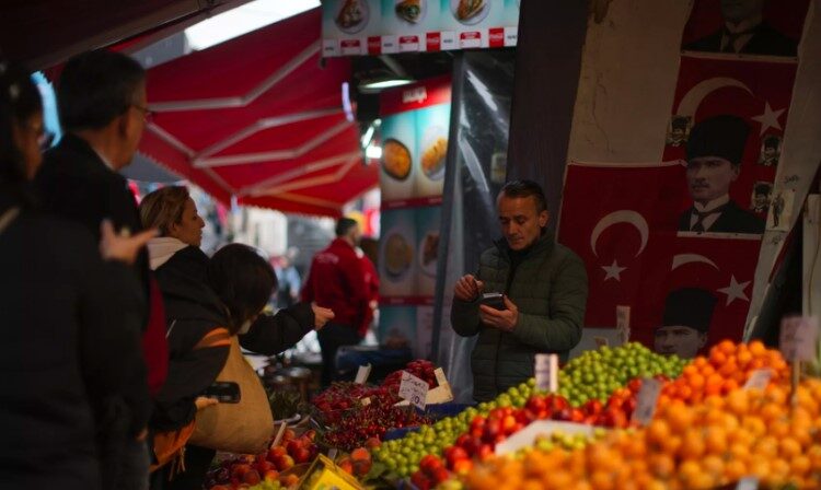 رغم التضخم وضعف الليرة.. لماذا منحت «موديز» اقتصاد تركيا نظرة إيجابية؟