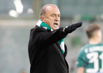 Fatih Terim’li Panathinaikos uzatmada yıkıldı, liderliği PAOK’a kaptırdı
