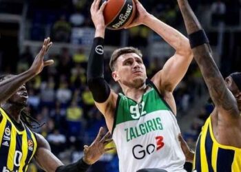 Fenerbahçe Beko, Zalgiris’den fark yedi: 98-75