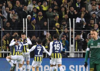Fenerbahçe, Konyaspor’a gol olup yağdı
