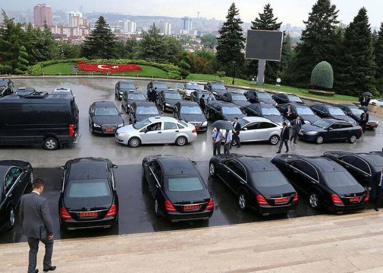 İtibara tasarruf yok! TBMM 376,7 milyon liraya lüks araçlar kiraladı 1 İtibara tasarruf yok! TBMM 376,7 milyon liraya lüks araçlar kiraladı