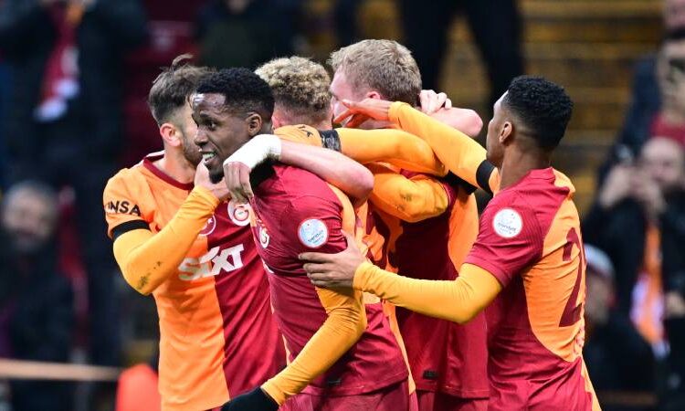 Galatasaray evinde 10’da 10 yaptı 1 Galatasaray evinde 10’da 10 yaptı