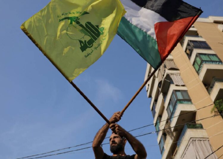 Kuzey İsrail’e 62 roket atan Hizbullah: Aruri suikastına sadece bir ‘ön cevap’