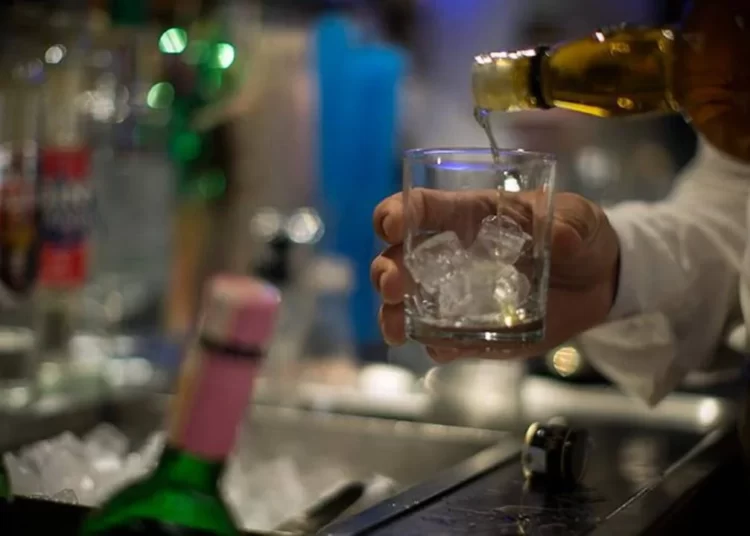 AYM'den 22.00'dan sonra içki satışı kararı 1 AYM’den 22.00’dan sonra içki satışı kararı