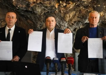 İYİ Parti Antalya yönetiminde toplu istifa: ‘Muhalefete muhalefet yapar olduk’