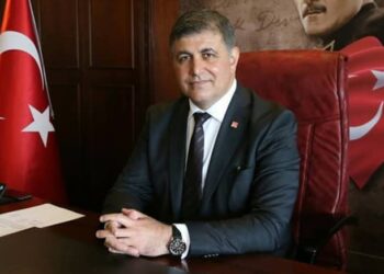 CHP, İzmir Büyükşehir Belediye Başkanlığı’na Cemil Tugay’ı aday gösterdi