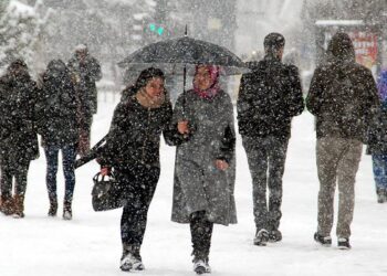 Meteoroloji, Marmara’nın doğusu ve Batı Karadeniz için kar alarmı verdi