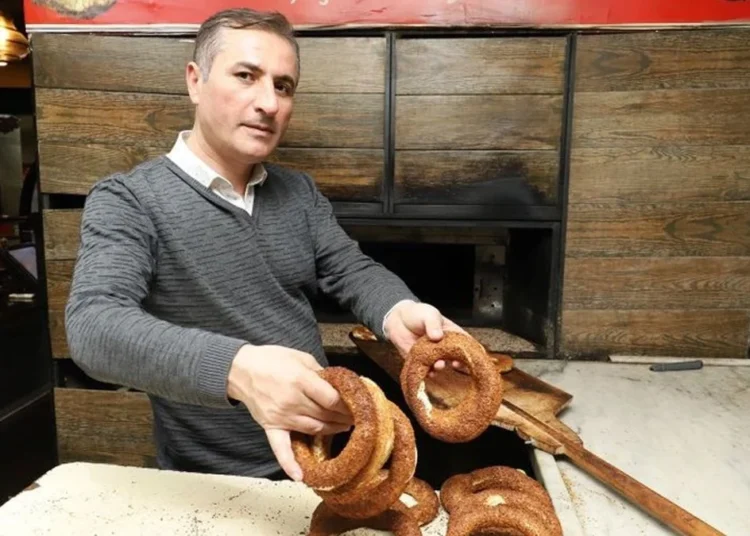 Ankara simidi 15 lira oldu! Fakirin kahvaltısı olmaktan çıktı 1 Ankara simidi 15 lira oldu! Fakirin kahvaltısı olmaktan çıktı