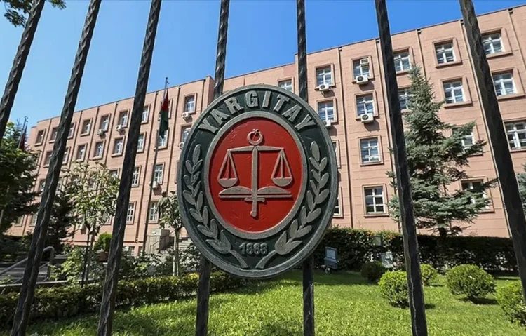 Evlilikte eski ilişkiyi hatırlatan şarkı dinlemek kusur sayıldı