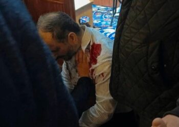 إمام مسجد الفاتح باسطنبول يتعرض للطعن بسكين