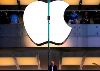 بداية صعبة في 2024.. أبل مهددة بفقدان لقب الأعلى قيمة سوقية