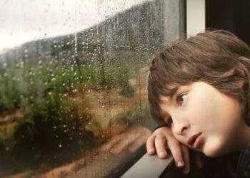 دراسة مثيرة تكشف علاقة غربية بين “صدمة الطفولة” والشعور بالألم طول العمر