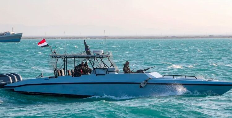 الغارديان: بريطانيا تدرس شن ضربات جوية على الحوثيين