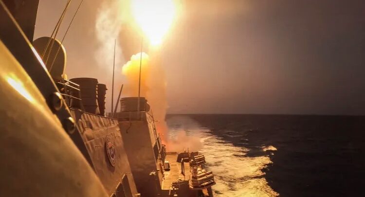 تحضيرات أميركية بريطانية لشن ضربة محتملة في اليمن