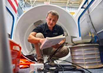 أول رائد تركي إلى الفضاء