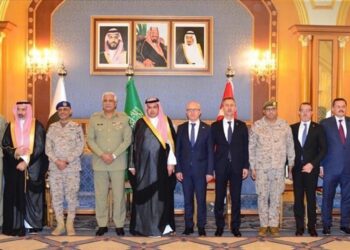 اجتماع سعودي تركي باكستاني لتعزيز التعاون الدفاعي
