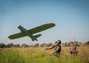 زيلينسكي يتوعد روسيا بمليون طائرة مسيّرة